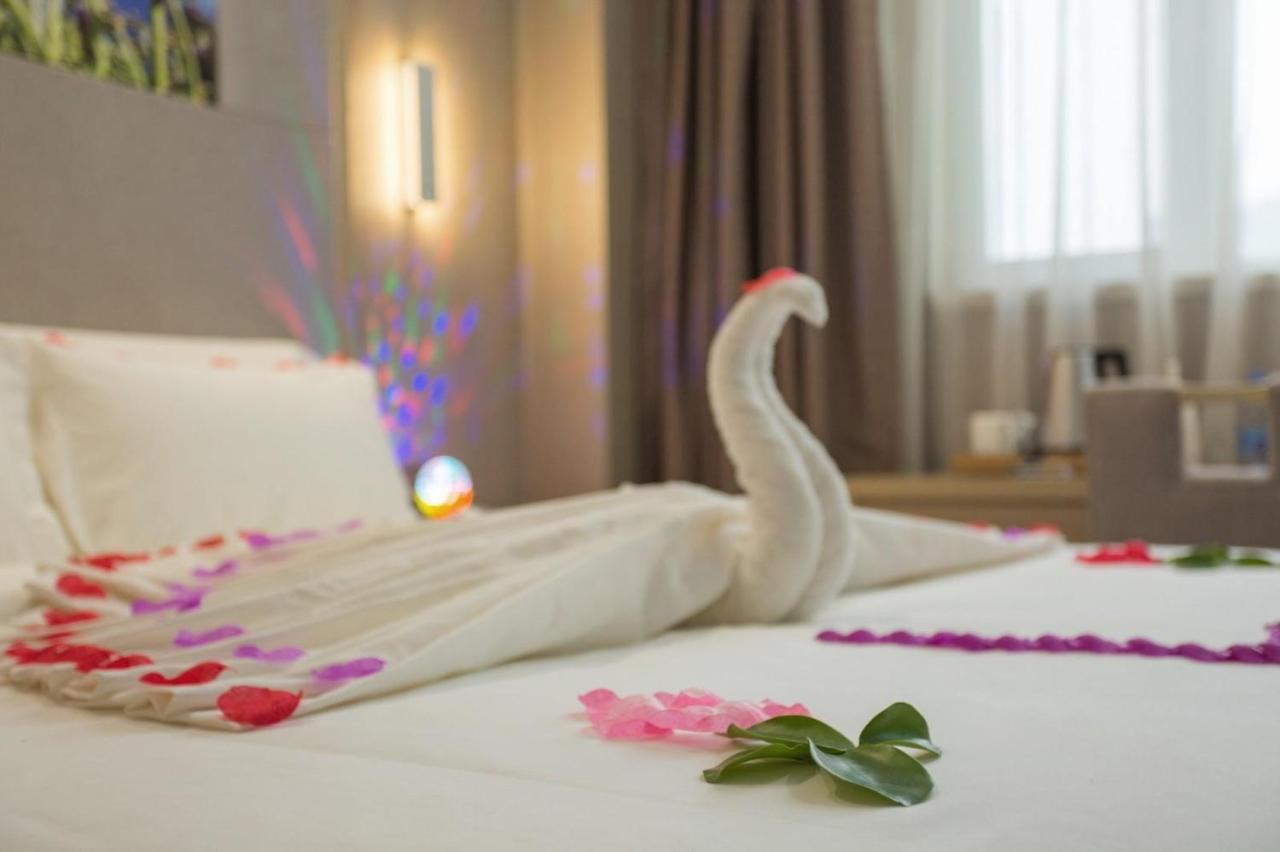 Lavande Hotels Heze Changjiang Road Wanda Plaza Buitenkant foto