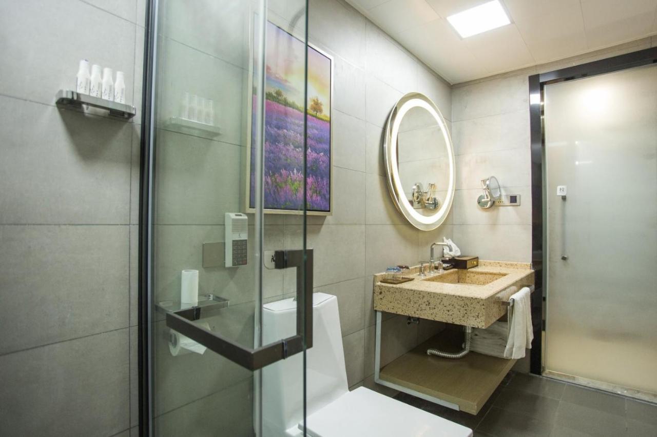 Lavande Hotels Heze Changjiang Road Wanda Plaza Buitenkant foto